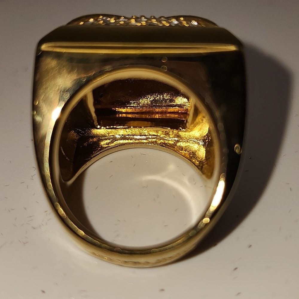 Michael‎ KORS Size 7, Gold Tone Pyramid Stud Ring with Crystals - Picture 7 of 8